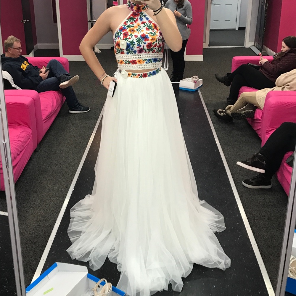 Sherri Hill size 2 two piece prom dress